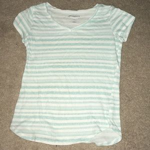 V-neck patterned t-shirt girls 10-12